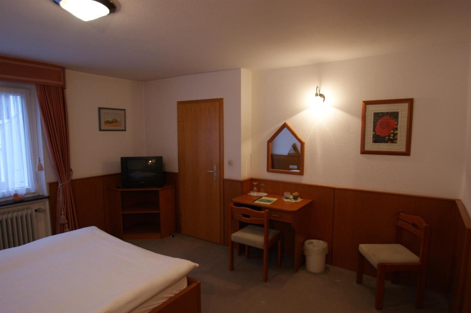 Bertricher Hof Hotel Garni Бад-Бертрих Номер фото