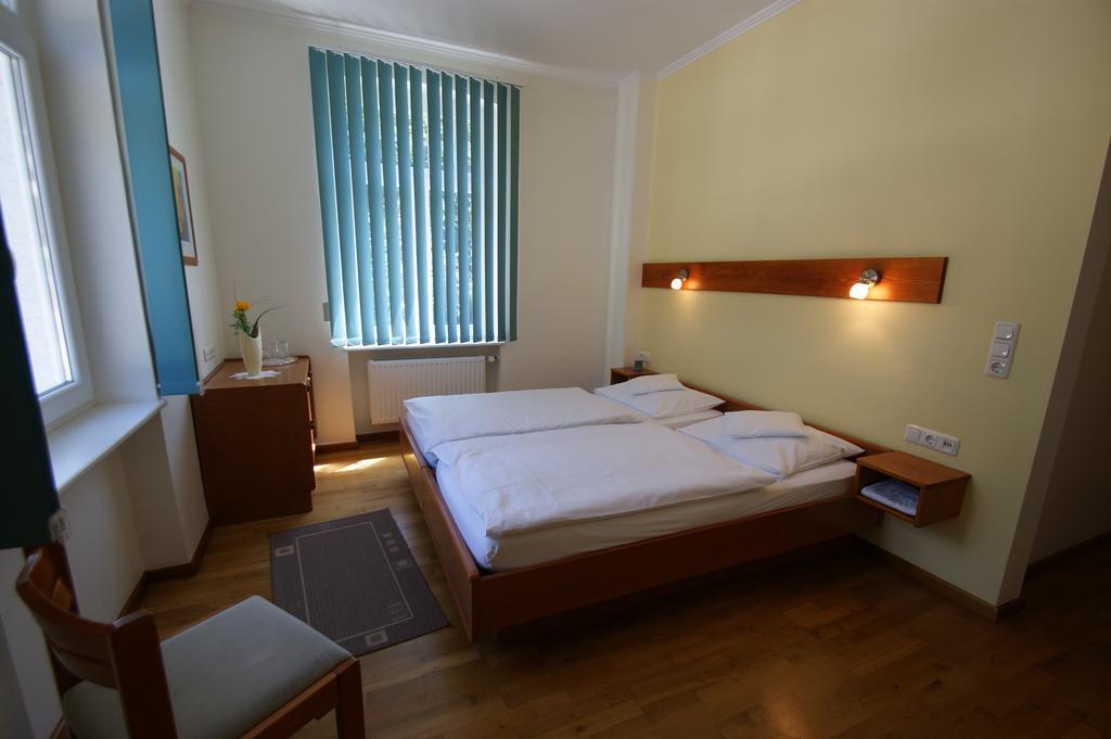Bertricher Hof Hotel Garni Бад-Бертрих Экстерьер фото