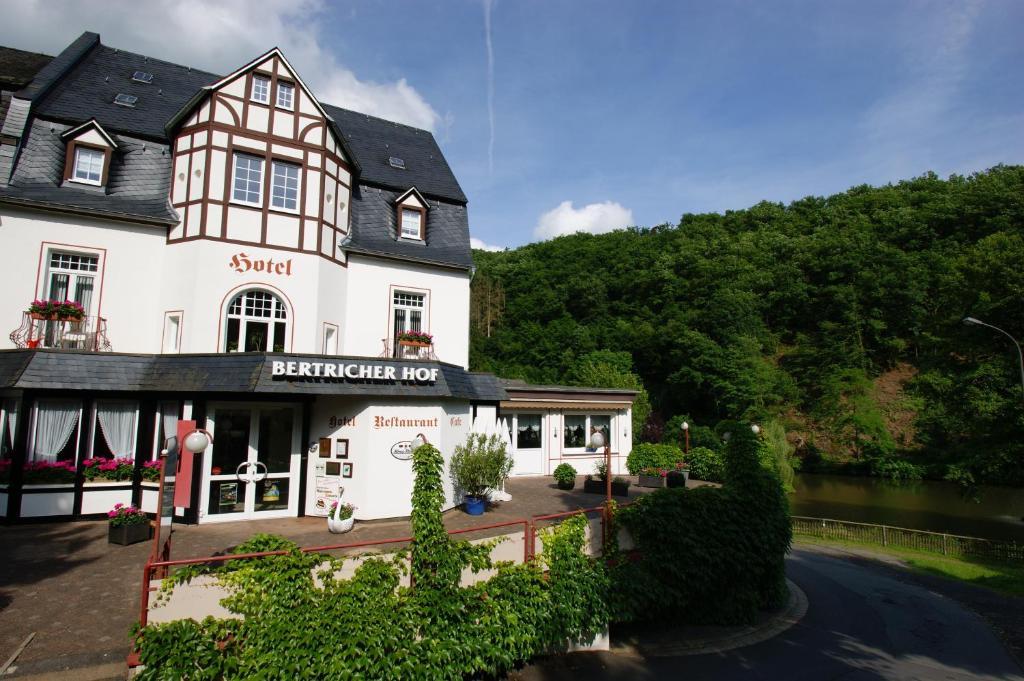 Bertricher Hof Hotel Garni Бад-Бертрих Экстерьер фото